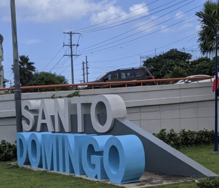 LETRERO DE HORMIGÓN PLAZA TRINITARIA