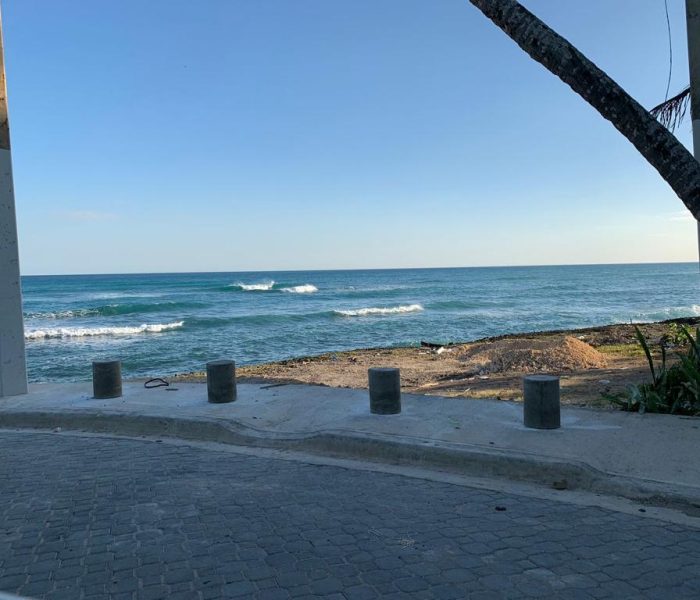 BOLARDOS DE HORMIGÓN MALECÓN SANTO DOMINGO